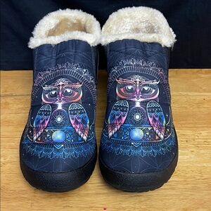 Yes We Vibe Women's Cozy Owl Print Slippers - Blue and Pink